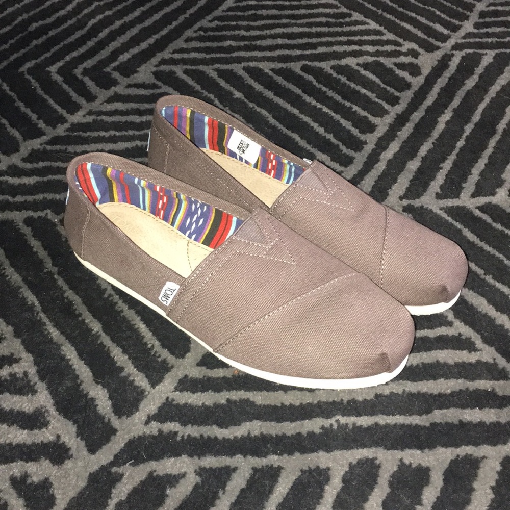 TOMS SLIP ON SHOES GREY/BROWN